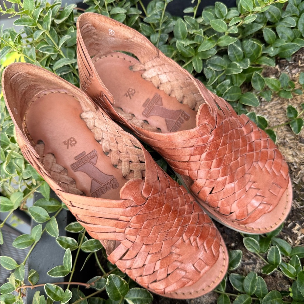 Women's Tan Leather Huraches